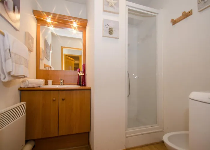 Calme 3 Etoiles Avec Wi-fi Et Parking, - Fr-1-343-212